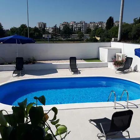Franov With Pool, 10 Min From The Old Town Of Ferienhaus