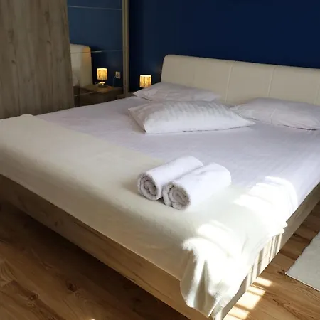 Ferienhaus Franov With Pool, 10 Min From The Old Town Of *