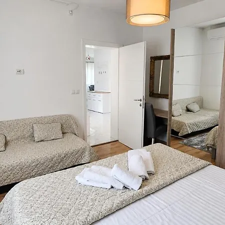 Ferienhaus Franov With Pool, 10 Min From The Old Town Of