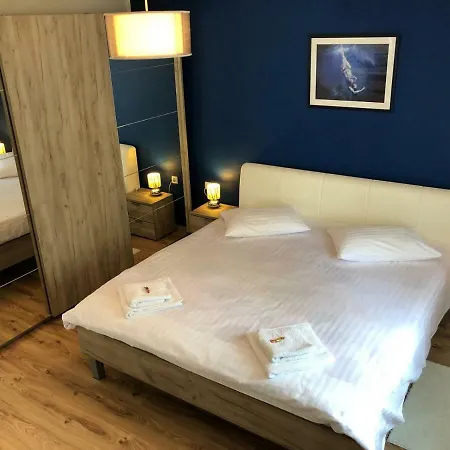 Ferienhaus Franov With Pool, 10 Min From The Old Town Of Zadar
