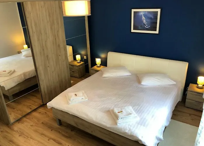 بيت للعطل Franov With Pool, 10 Min From The Old Town Of زادار