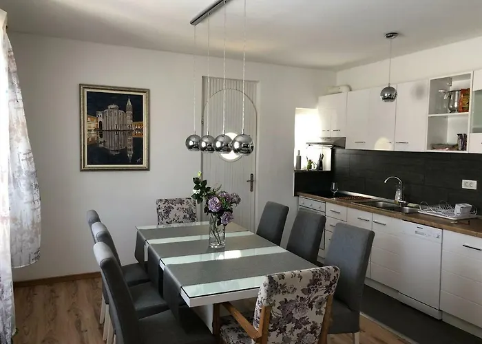 Franov With Pool, 10 Min From The Old Town Of